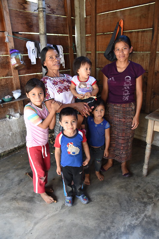 Ixil women and children